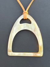 Charger l'image dans la galerie, Sautoir corne "Horse"