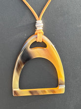 Charger l'image dans la galerie, Sautoir corne "Horse"