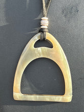 Charger l'image dans la galerie, Sautoir corne "Horse"