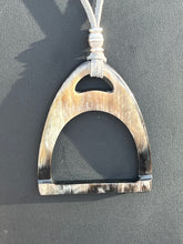 Charger l'image dans la galerie, Sautoir corne "Horse"