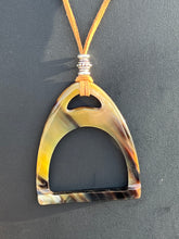 Charger l'image dans la galerie, Sautoir corne "Horse"