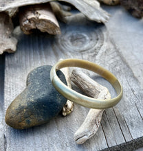 Charger l'image dans la galerie, Jonc large en corne