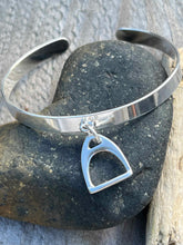 Charger l'image dans la galerie, Jonc ouvert "Elisa"