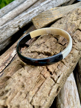 Charger l'image dans la galerie, Jonc large en corne