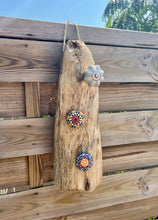 Charger l'image dans la galerie, Porte tout "Sunny" en bois flotté