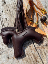 Charger l'image dans la galerie, Bijou de sac "Cheval Chocolat"