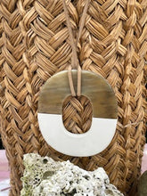 Charger l'image dans la galerie, Sautoir corne "Ovaly"