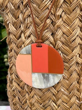 Charger l'image dans la galerie, Sautoir corne "Pop"