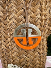 Charger l'image dans la galerie, Sautoir corne "H"