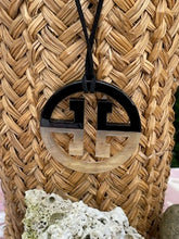 Charger l'image dans la galerie, Sautoir corne "H"