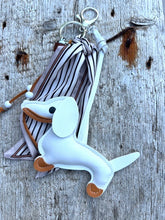 Charger l'image dans la galerie, Bijou de sac "White Teckel"