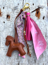 Charger l'image dans la galerie, Bijou de sac "Cheval Cognac"