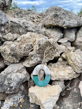 Charger l'image dans la galerie, Sautoir corne "Sismy"