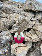 Charger l'image dans la galerie, Sautoir corne "Sismy"