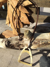 Charger l'image dans la galerie, Sautoir corne "Horse"