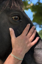 Charger l&#39;image dans la galerie, Bracelet en crins &quot;Jakar&quot;
