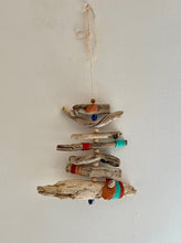 Charger l&#39;image dans la galerie, Mobile &quot;Terra&quot; en bois flotté
