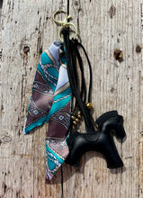 Charger l&#39;image dans la galerie, Bijou de sac &quot;Cheval Noir&quot;

