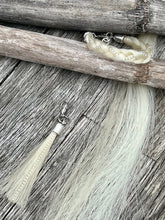 Charger l&#39;image dans la galerie, Bracelet en crins &quot;Jakar&quot;
