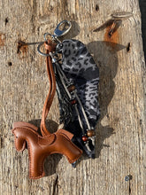 Charger l'image dans la galerie, Bijou de sac "Cheval Cognac"
