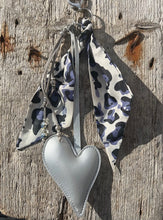Charger l'image dans la galerie, Bijou de sac "Coeur d'Argent"
