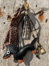 Charger l'image dans la galerie, Bijou de sac "Black Teckel"
