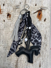 Charger l'image dans la galerie, Bijou de sac "Cheval Noir"
