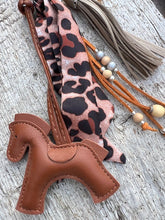 Charger l'image dans la galerie, Bijou de sac "Cheval Cognac"
