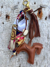 Charger l'image dans la galerie, Bijou de sac "Cheval Cognac"
