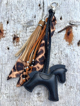 Charger l'image dans la galerie, Bijou de sac "Cheval Noir"
