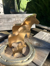 Charger l'image dans la galerie, Chevaux "Gold"
