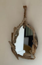 Charger l&#39;image dans la galerie, Miroir en bois flotté
