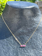 Charger l&#39;image dans la galerie, Collier &quot;3 strass&quot;
