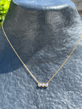 Charger l&#39;image dans la galerie, Collier &quot;3 strass&quot;
