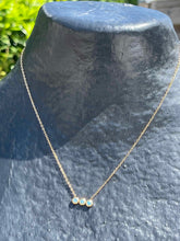 Charger l&#39;image dans la galerie, Collier &quot;3 strass&quot;
