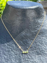 Charger l&#39;image dans la galerie, Collier &quot;3 strass&quot;
